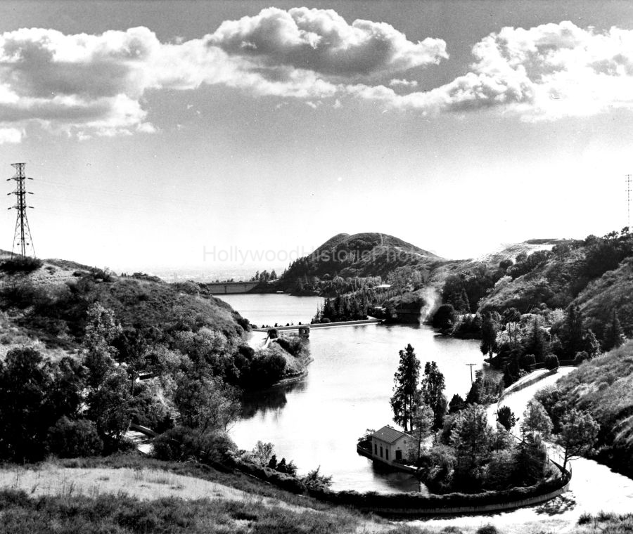 1959 Lake Hollywood Reservoir Mulholland Dam.jpg